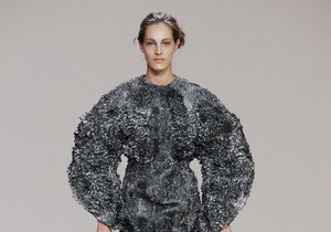 Голландські дизайнери створили сукні з магнітів