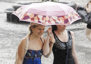 Погода в Україні - Завтра в Україні очікуються помірні дощі, в окремих районах град