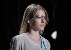 Google Glass - окуляри доповненої реальності - Британцям заборонили використовувати Google Glass в авто