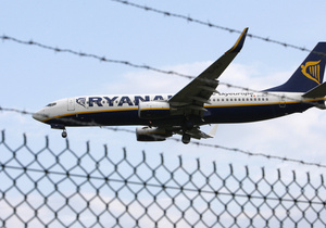 Ryanair - лоукости Європи - Найбільший європейський лоукост втрачає чистий прибуток, незважаючи на збільшення пасажирообороту