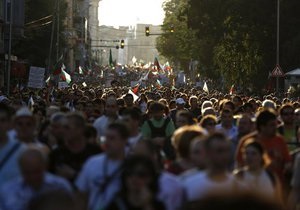 Демонстранти заблокували вихід з парламенту в Софії: міністри не можуть покинути будівлю