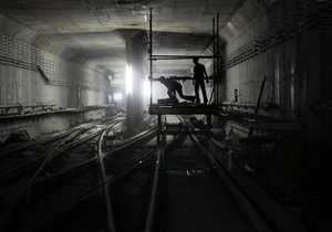 Київ - метро - Обіцяного два роки чекають. Станцію Теремки не встигають здати до Дня Незалежності