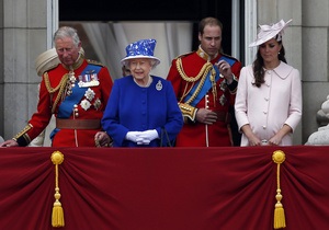 Єлизавета II - Королева Британії відреагувала на повідомлення про народження онука