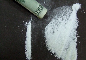 Новини США - дивні новини: Мешканець США вкрав з будинку приятеля людський прах, переплутавши його з кокаїном