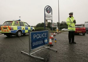 Новини Великобританії - вибухи - Журналісти розшукали батьків студента, підозрюваного у вибухах в Англії