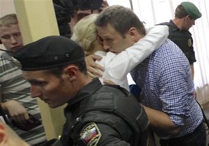 Новини Росії - суд - вирок Навальному - У Кірові затримали прихильників Навального