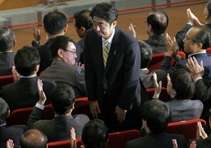 Критика прем’єра Японії свого попередника закінчилася судовим позовом