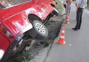 У Києві перекинувся мікроавтобус із пасажирами