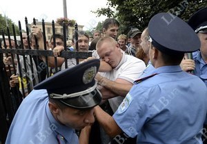 Начальник міліції Києва: Активістів, які напали на правоохоронців, притягнуть до відповідальності