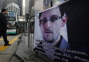 Новини Росії - Сноуден - Російське МЗС не контактує зі Сноуденом з питання притулку