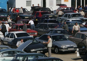 Імпорт авто в Україну - податки - Янукович-молодший запропонував Азарову скасувати спецмита на імпорт авто