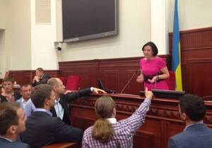 Київ - опозиція - блокування - Київрада - засідання - Герега заявила, що сьогоднішнє засідання Київради законне