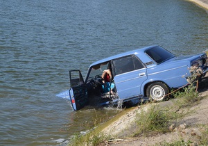 Новини Криму - рятувальники - У кримському каналі потонув автомобіль з людьми: двоє загиблих