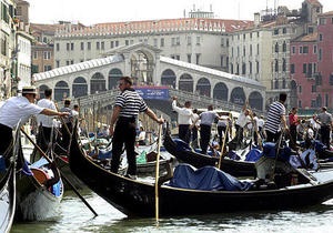 Новини Італії - подорож до Венеції: Влада Венеції перевірятиме гондольєрів на алкоголь і наркотики