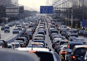 Новини Китаю - дивні новини: У Китаї водій заради страховки влаштував більше 300 аварій