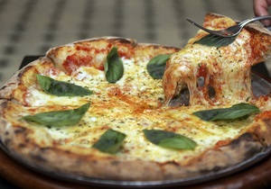 Рецепт піци - Піца Магарита - Піца із грибами - Піца з шинкою