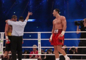 Володимир Кличко обійшов досягнення Холмса для боксерів-важкоатлетів