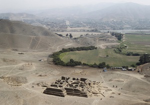 Перу - піраміда - будівельники
