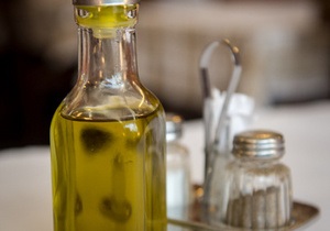 Оливкова олія - екстра вірджин втрачає користь при нагріванні