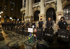 Бразилія - протести - бомба