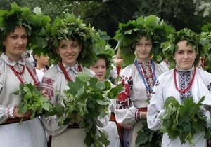 На вихідні у Пирогові відбудеться святкування Трійці