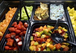 У США 40% продуктів харчування викидають на смітник