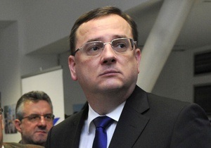 Після корупційного скандалу і розлучення прем’єр Чехії подав у відставку