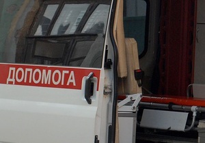 Новини Донбасу - У Донецькій області BMW врізався в зупинку, дві людини загинули