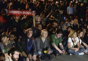 Новини Туреччини - У Туреччині одна з найбільших профспілок закликала до загального страйку