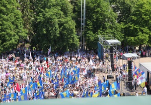 Кличко закликає зробити літню перерву в акції Вставай, Україно!