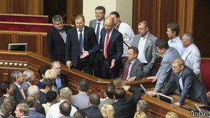 Депутати пішли з Ради, так і не заслухавши уряд