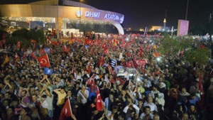 Прем єр-міністр Туреччини закликав демонстрантів негайно припинити протести