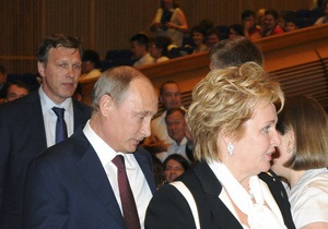 Путін розлучився з дружиною - Розлучення Путіна не вплине на його рейтинг - політолог