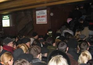 Київ - метро - У переході між станціями Золоті Ворота та Театральна розпочався ремонт ескалаторів