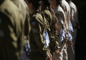 Новини Ізраїлю - військовослужбовці - В Ізраїлі жінок-військових покарали за публікації своїх напівоголених фото у Facebook