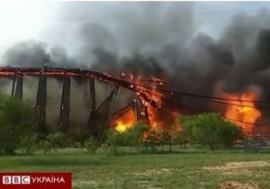 У Техасі загорівся і впав у річку залізничний міст