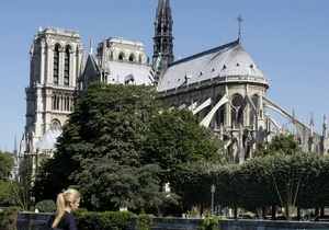 ЗМІ: Самогубство у паризькому соборі скоїв відомий противник одностатевих шлюбів
