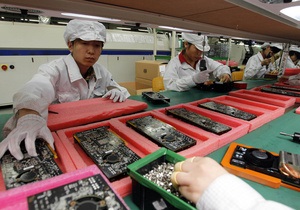 Apple - Foxconn - На заводі найбільшого постачальника Apple пройшла хвиля самогубств