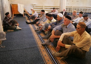 DW: Розділяй і господарюй. Кримських татар нацьковують один на одного?