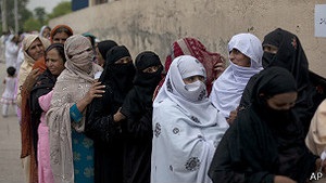 Пакистан попри погрози голосує на парламентських виборах
