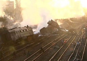Рятувальники завершили роботи на місці катастрофи поїзда з хімікатами в Ростовській області