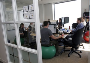 DW: Право на працю в Україні.  ВІЛ-інфікований? Звільняйся! 