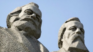 ВВС: Два чоловіки в одній ванній. Пам ятники радянської епохи в Москві