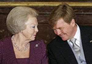 Королева Нідерландів передала сину престол