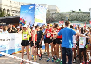 У Києві стартував міжнародний марафон: Хрещатик посилено патрулюють співробітники міліції