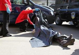 Саксаганського - труп - Київ - У центрі Києва знайдено закривавленого чоловіка