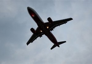 У Криму літак з 70 пасажирами на борту здійснив аварійну посадку