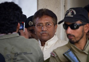 Заарештований екс-президент Пакистану втік із зали суду
