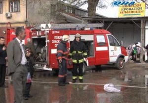 На речовому ринку в Сімферополі сталася сильна пожежа