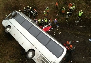 ДТП в Бельгії: Поліція припускає, що водій автобуса заснув за кермом